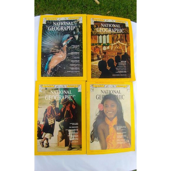 Vintage Bundle of four (4) 1974 National Geographic magazines - Picture 1 of 8